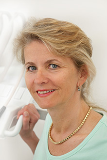 DR. HILDEGARD MAYRBAEURL